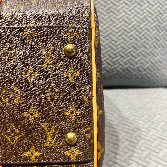 Luis Vuitton Carry on - Picture 10 of 14